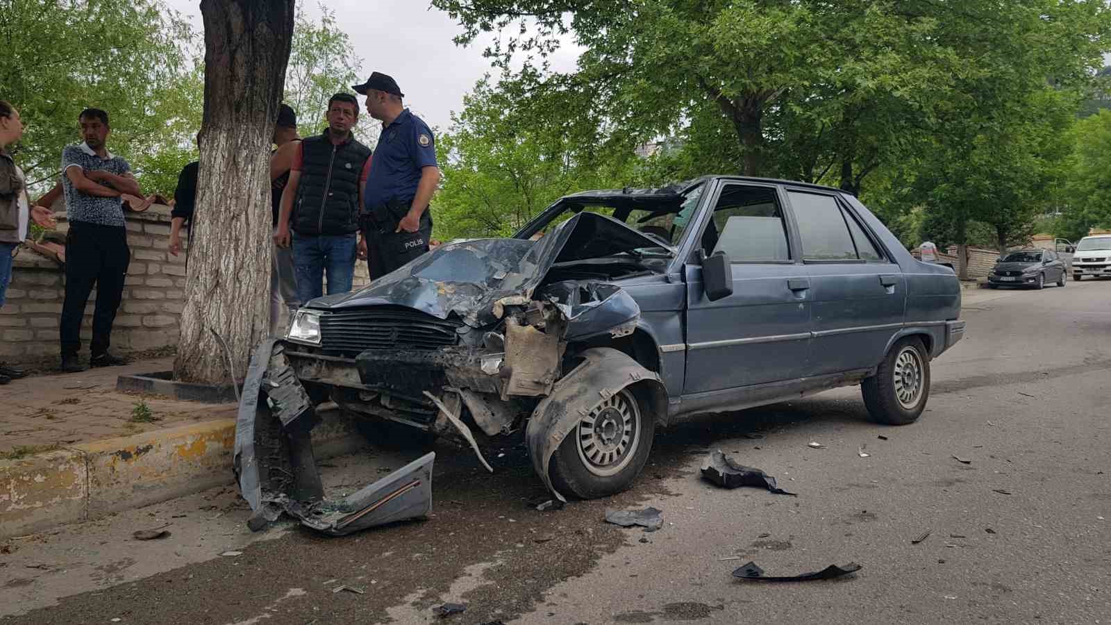 safranboluda-otomobille-motosiklet-carpisti-3-yarali
