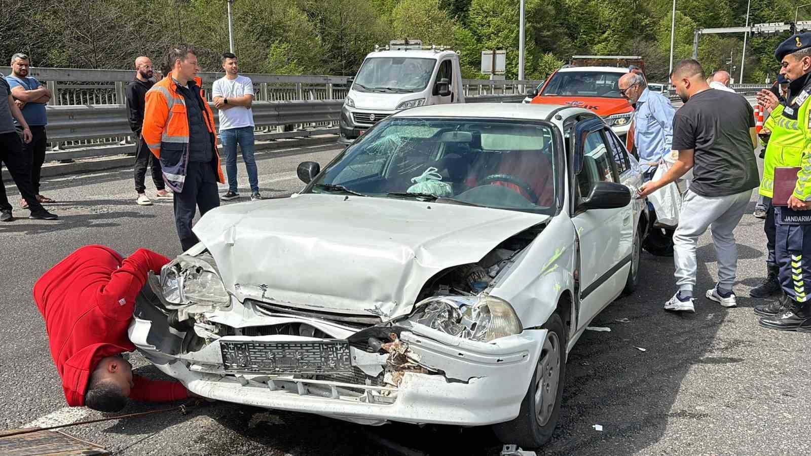 temde-otomobille-oto-kurtarici-carpisti-3-yarali