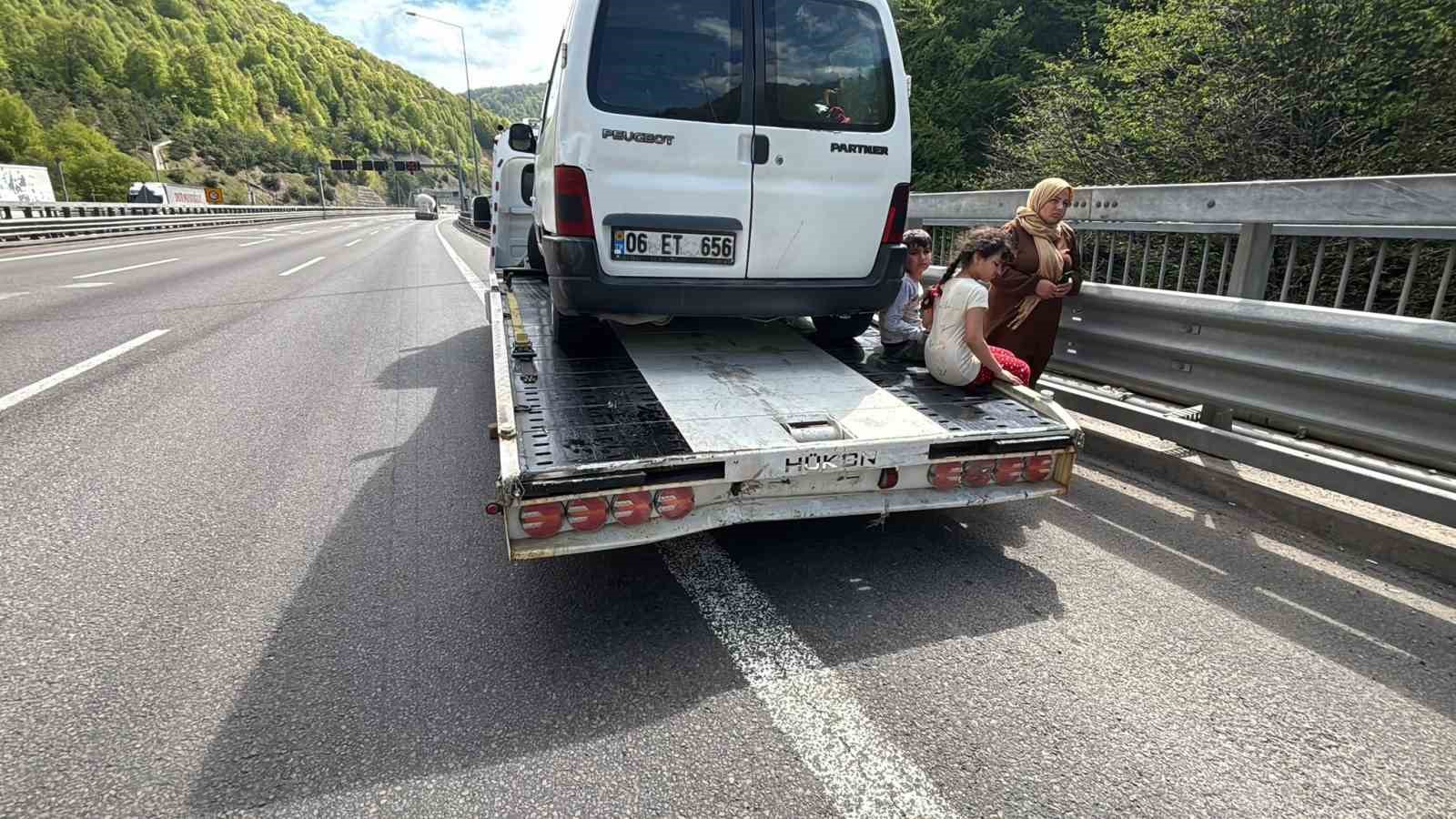 temde-otomobille-oto-kurtarici-carpisti-3-yarali