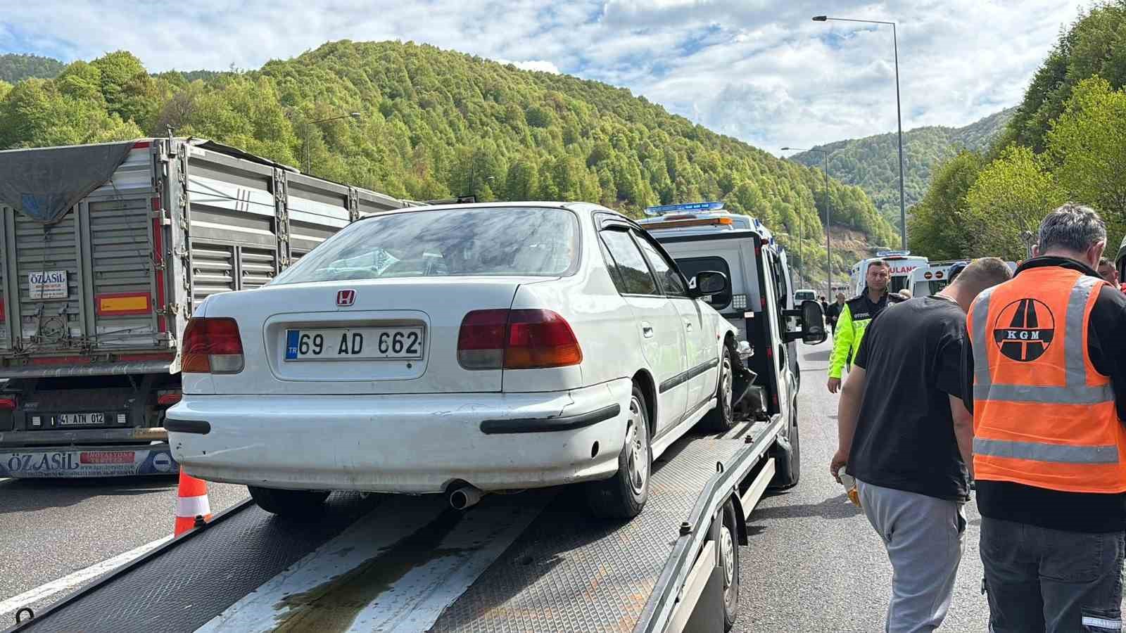 temde-otomobille-oto-kurtarici-carpisti-3-yarali