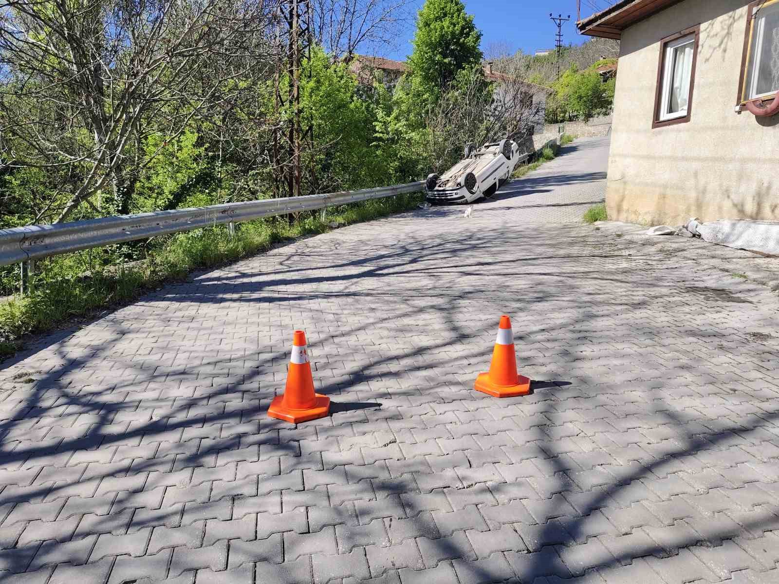 ters-donen-otomobilden-yara-almadan-kurtuldu