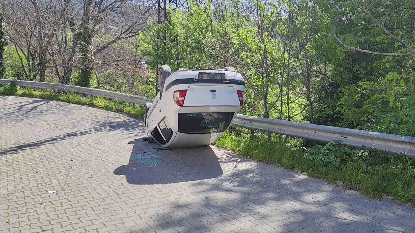 ters-donen-otomobilden-yara-almadan-kurtuldu