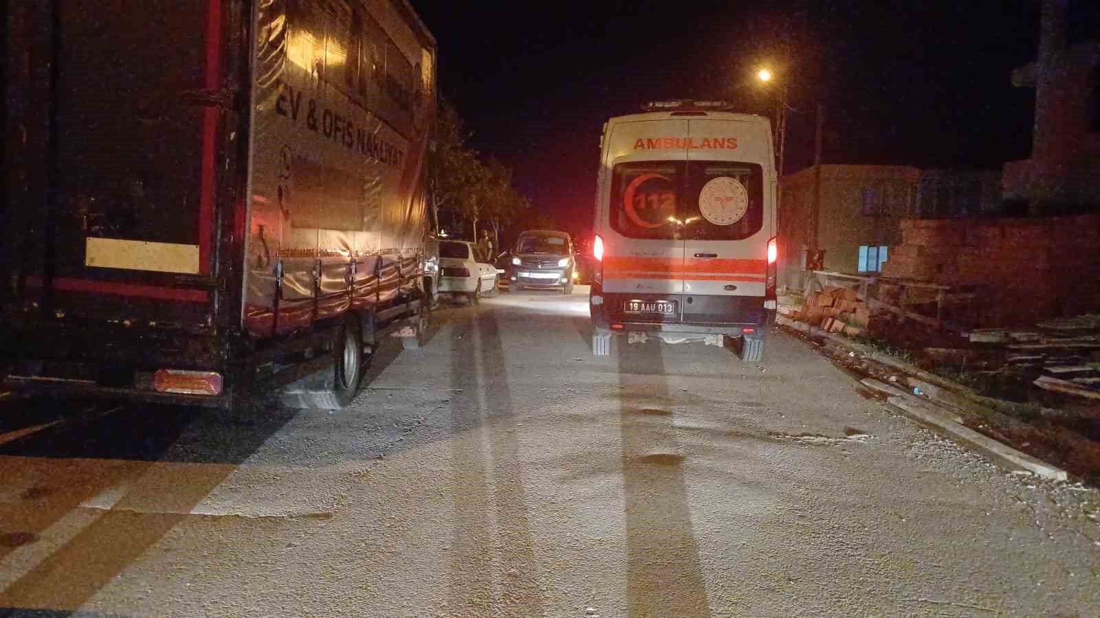 3-katli-binanin-catisinda-intihara-kalkisan-sahsi-polis-ikna-etti