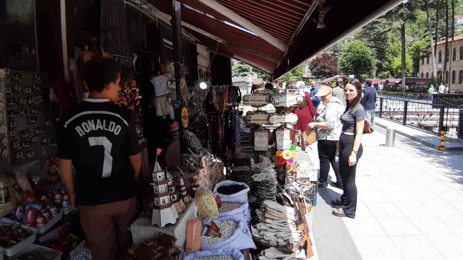 aksemseddin-hazretleri-turbesine-bayram-tatilinde-yogun-ilgi