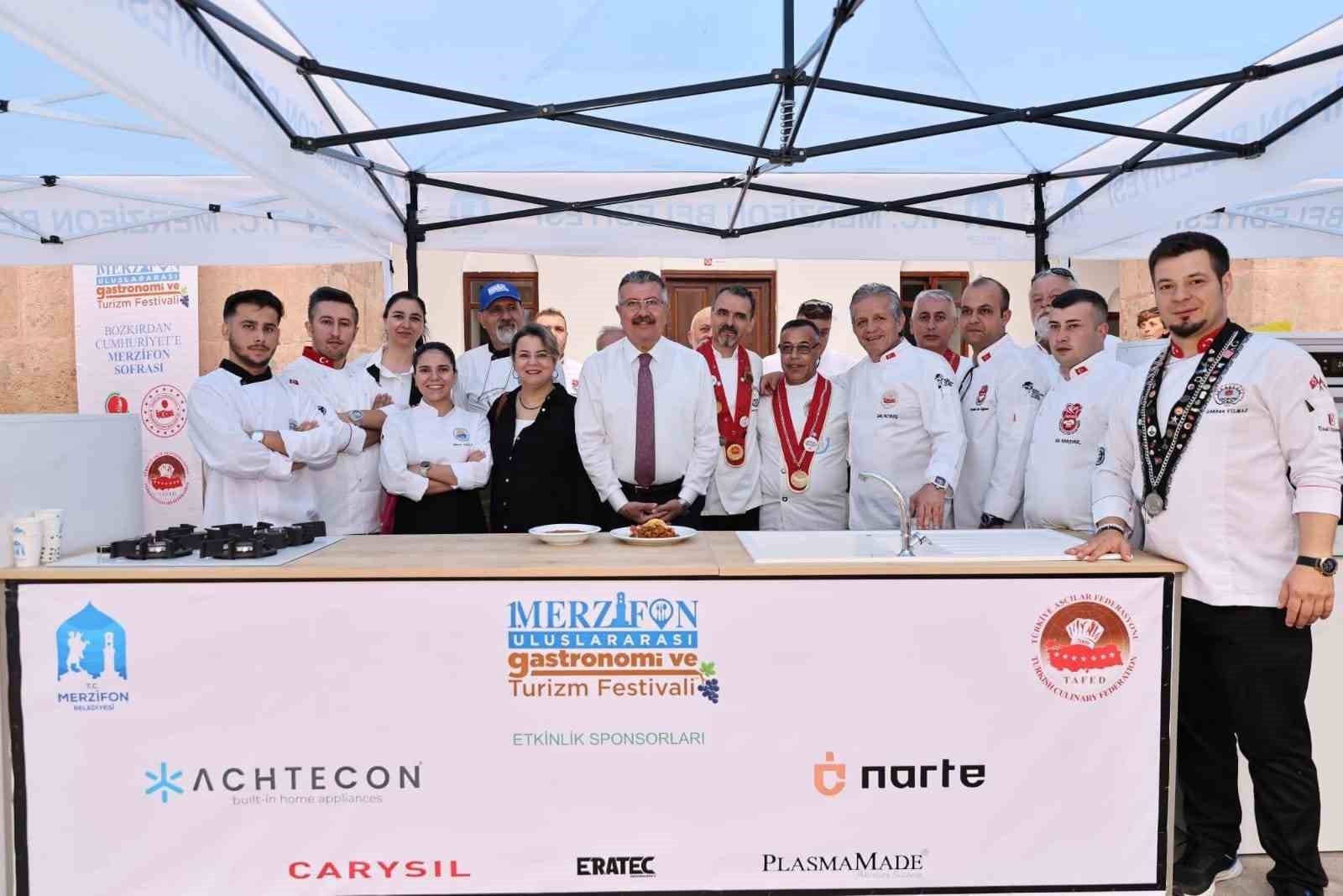 anadolunun-600-yillik-ilk-derbisi-gastronomi-festivaline-tasindi-lahanacilar-ve-bamyacilar-yaristi