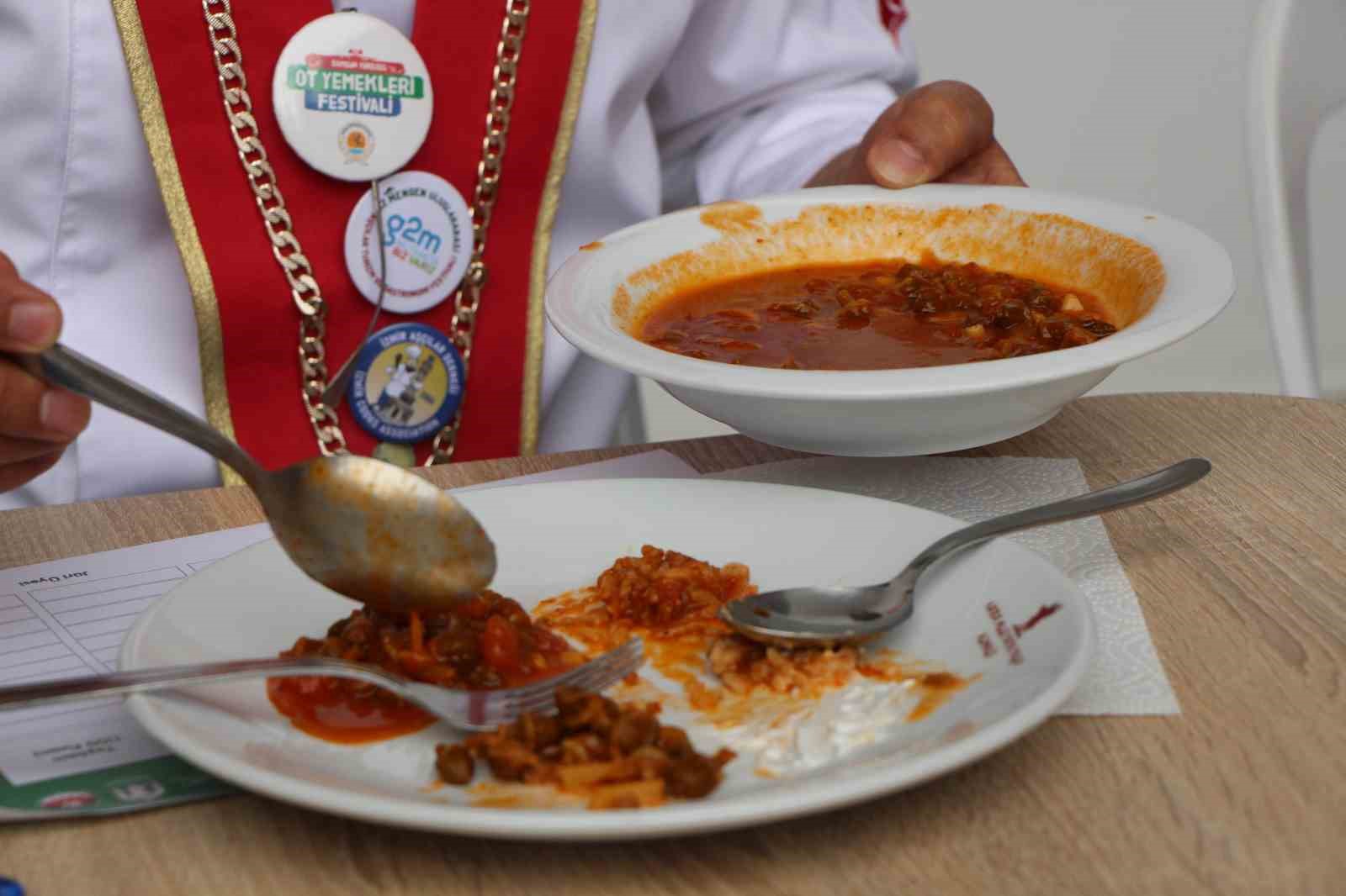 anadolunun-600-yillik-ilk-derbisi-gastronomi-festivaline-tasindi-lahanacilar-ve-bamyacilar-yaristi