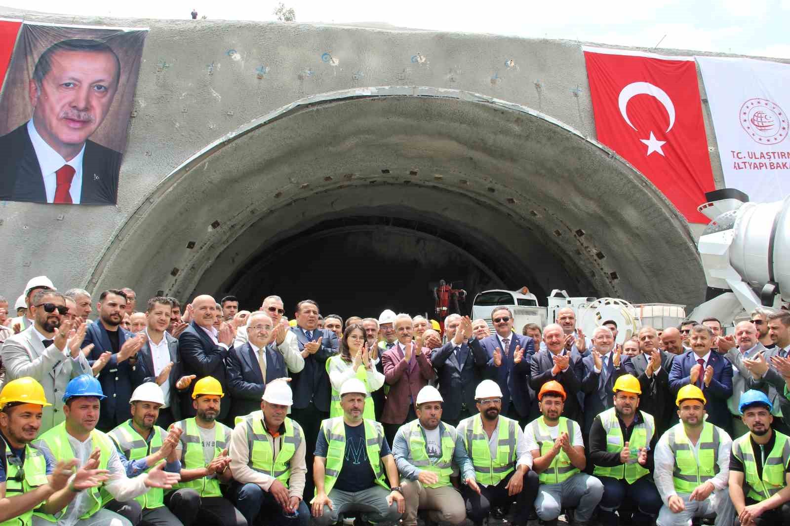 ankara-kirikkale-corum-samsun-hizli-tren-projesinde-delice-corum-etabinin-temeli-atildi