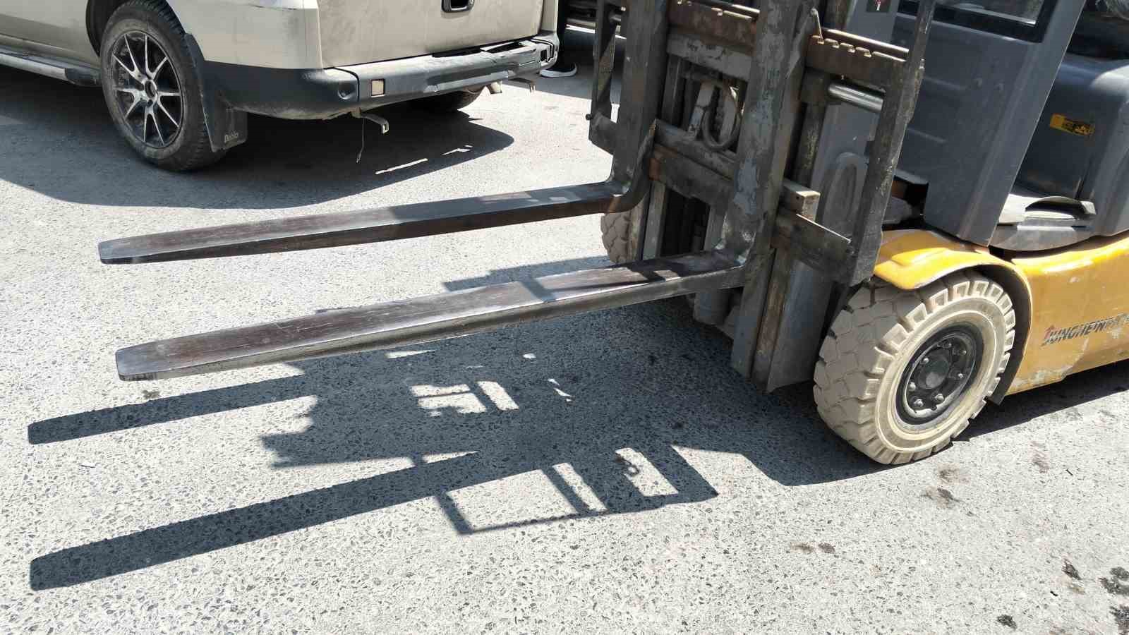 bafrada-feci-kaza-forkliftin-bicagina-carpan-motosiklet-surucusu-agir-yaralandi