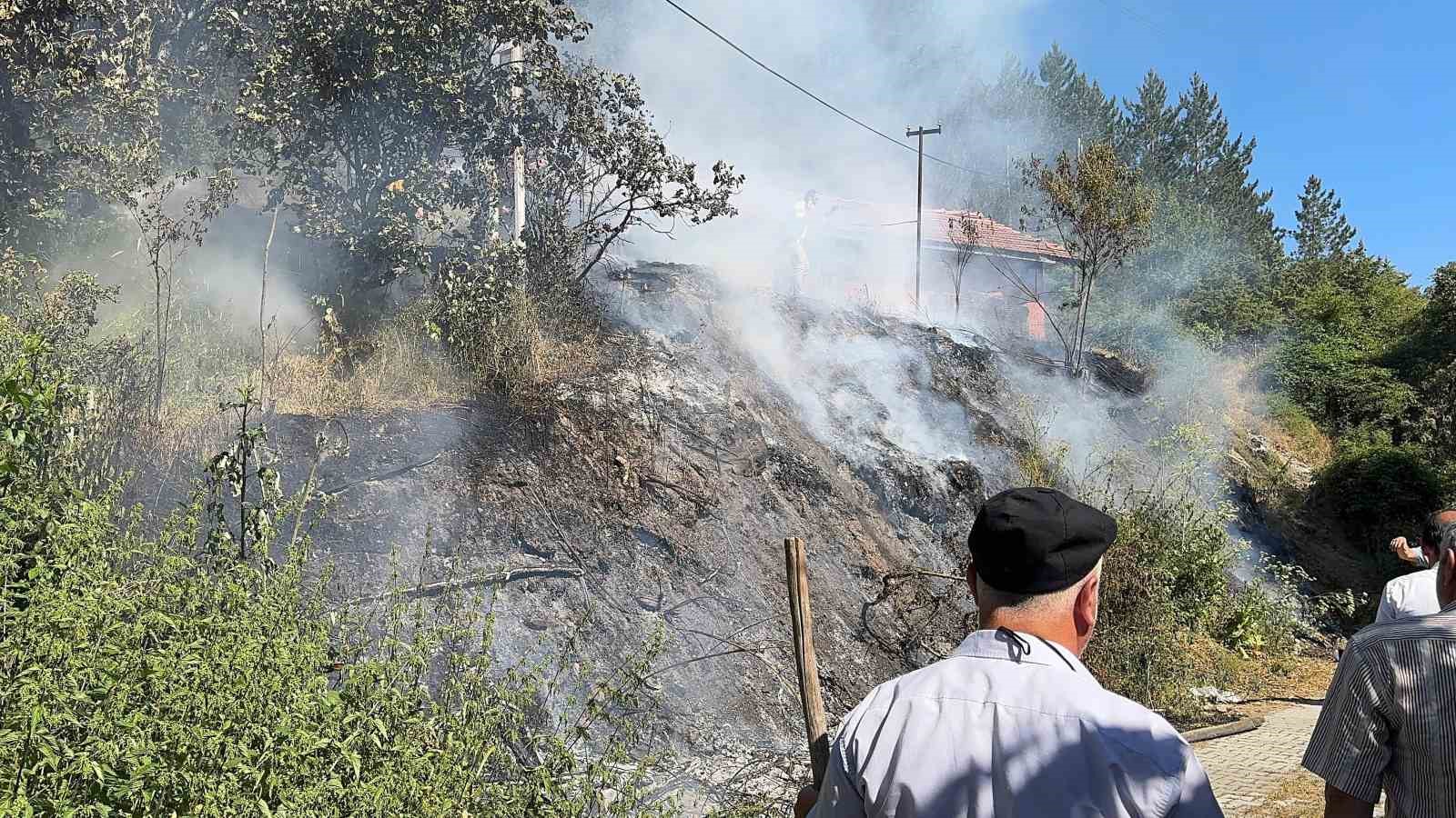 bahcede-cikan-yangin-evi-kule-ceviriyordu
