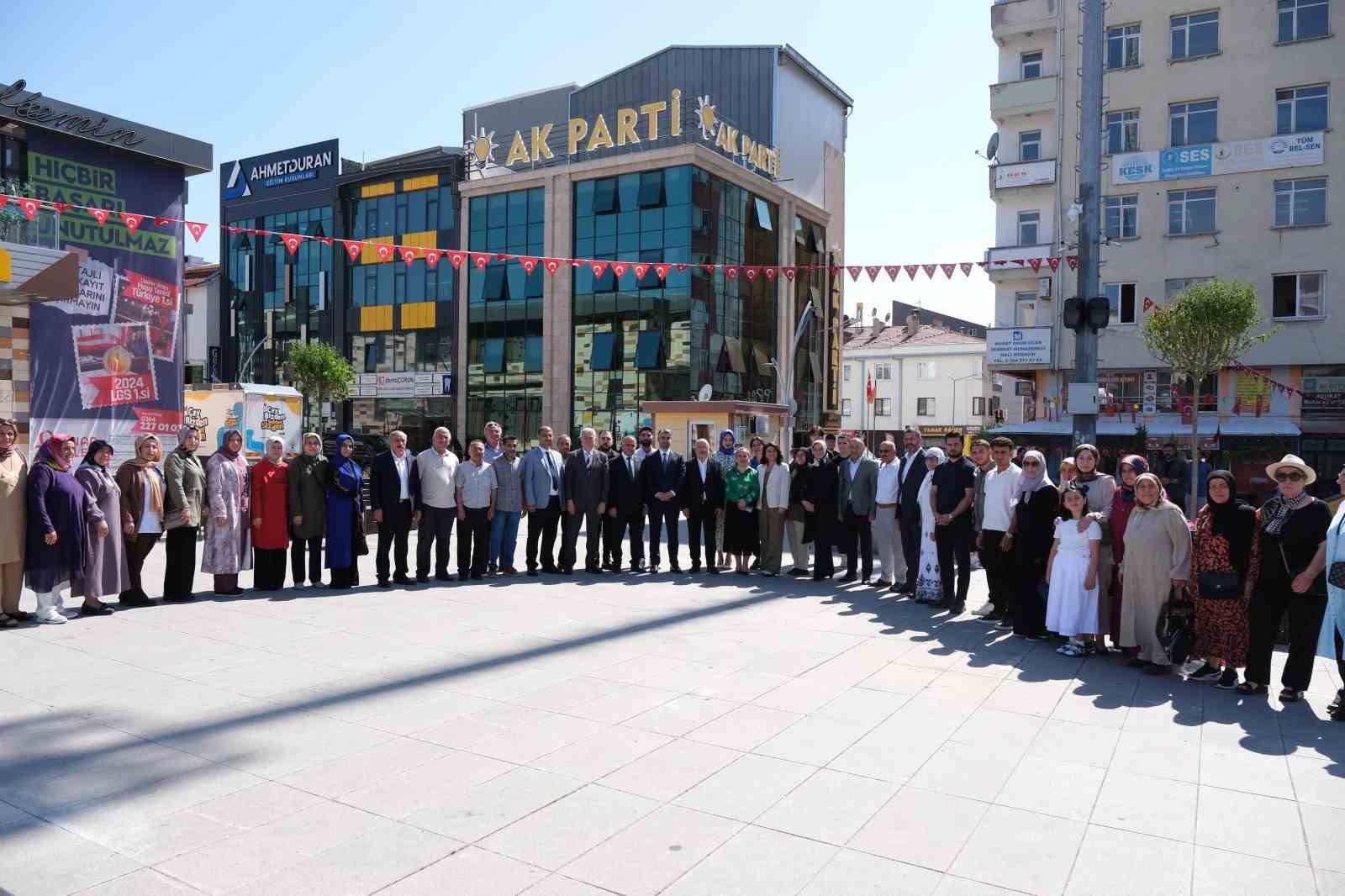 bakan-yardimcisi-tarikdaroglundan-baskan-asgina-ziyaret