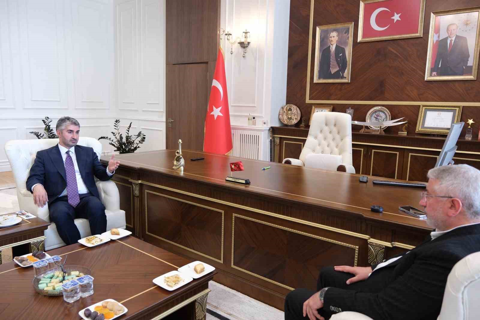 bakan-yardimcisi-tarikdaroglundan-baskan-asgina-ziyaret