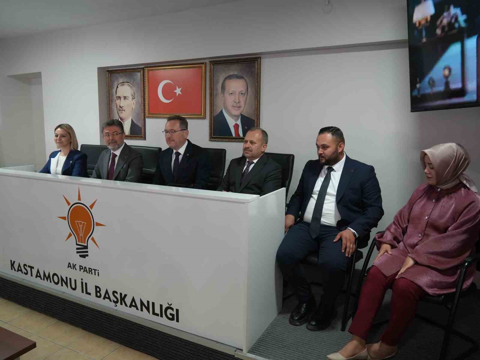 bakan-yumakli-ormanlik-alanlarda-lutfen-ates-yakmayalim