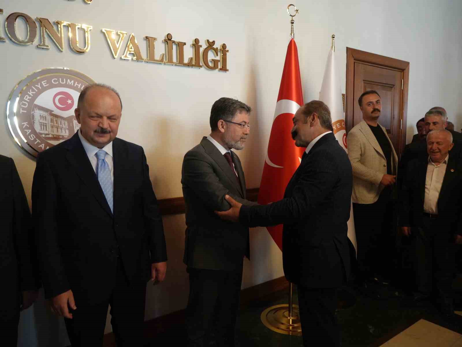 bakan-yumakli-ormanlik-alanlarda-lutfen-ates-yakmayalim