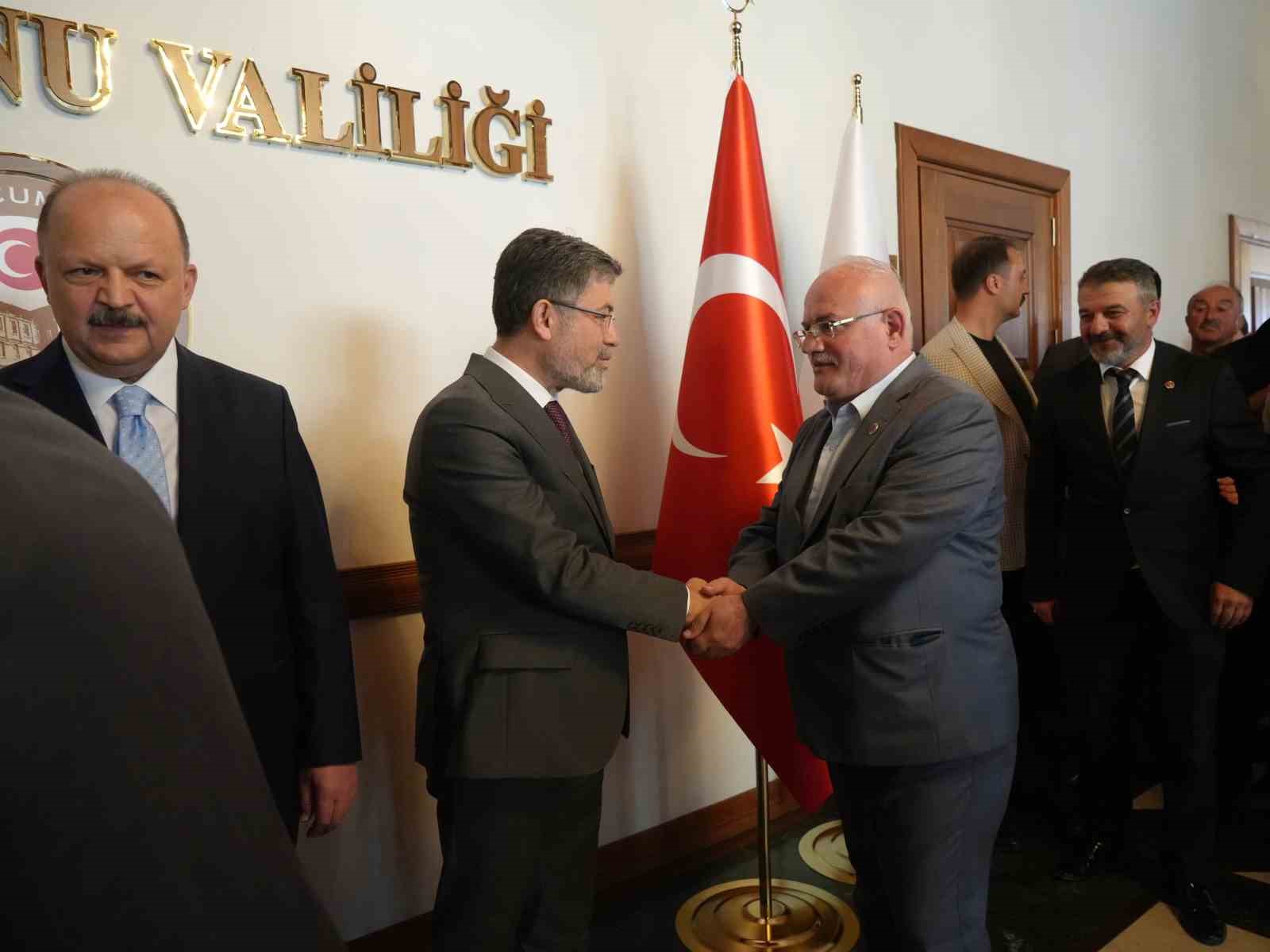 bakan-yumakli-ormanlik-alanlarda-lutfen-ates-yakmayalim