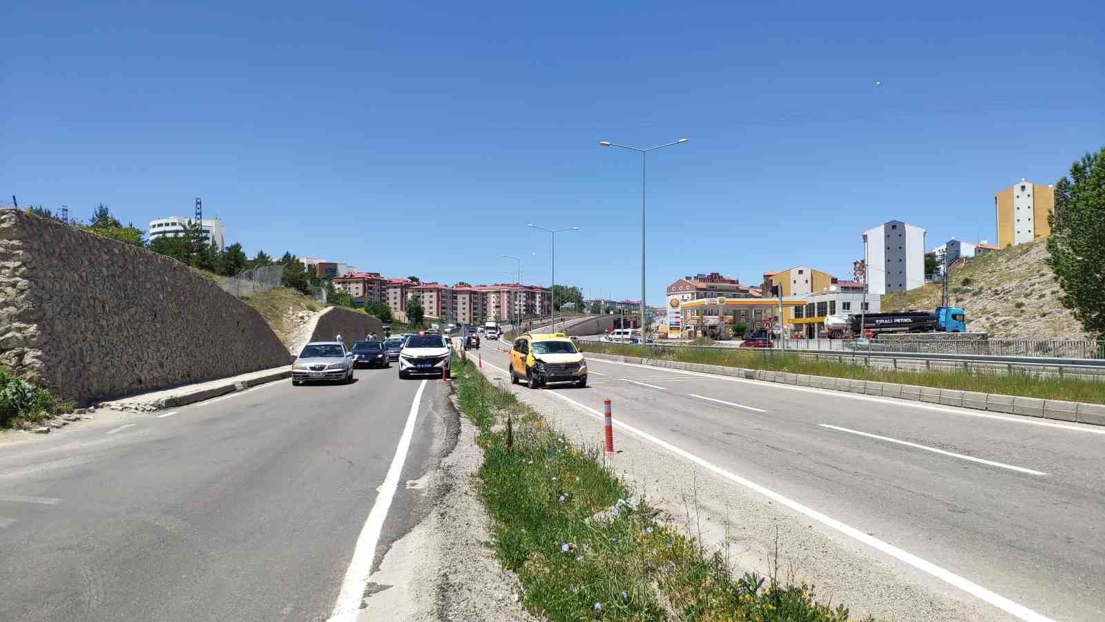 bayburtta-taksinin-carptigi-yaya-hayatini-kaybetti