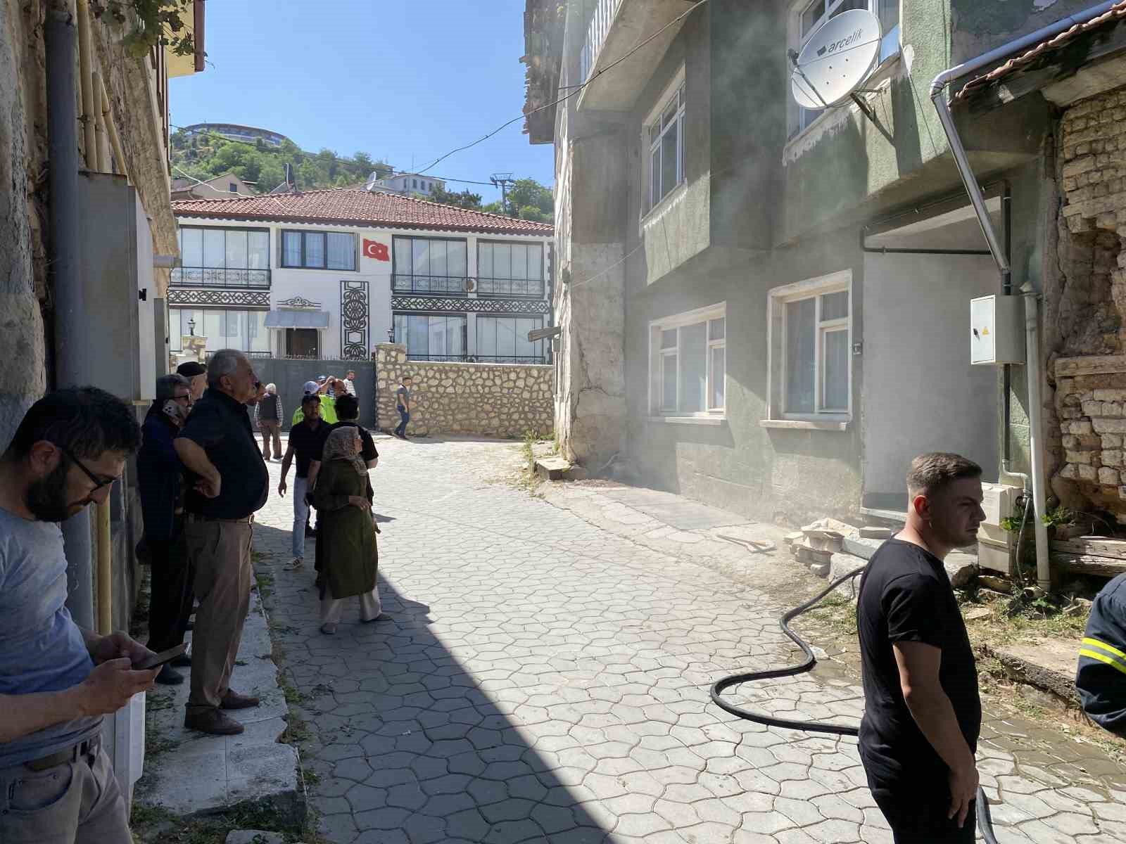 binanin-bodrum-katinda-cikan-yangin-sonduruldu