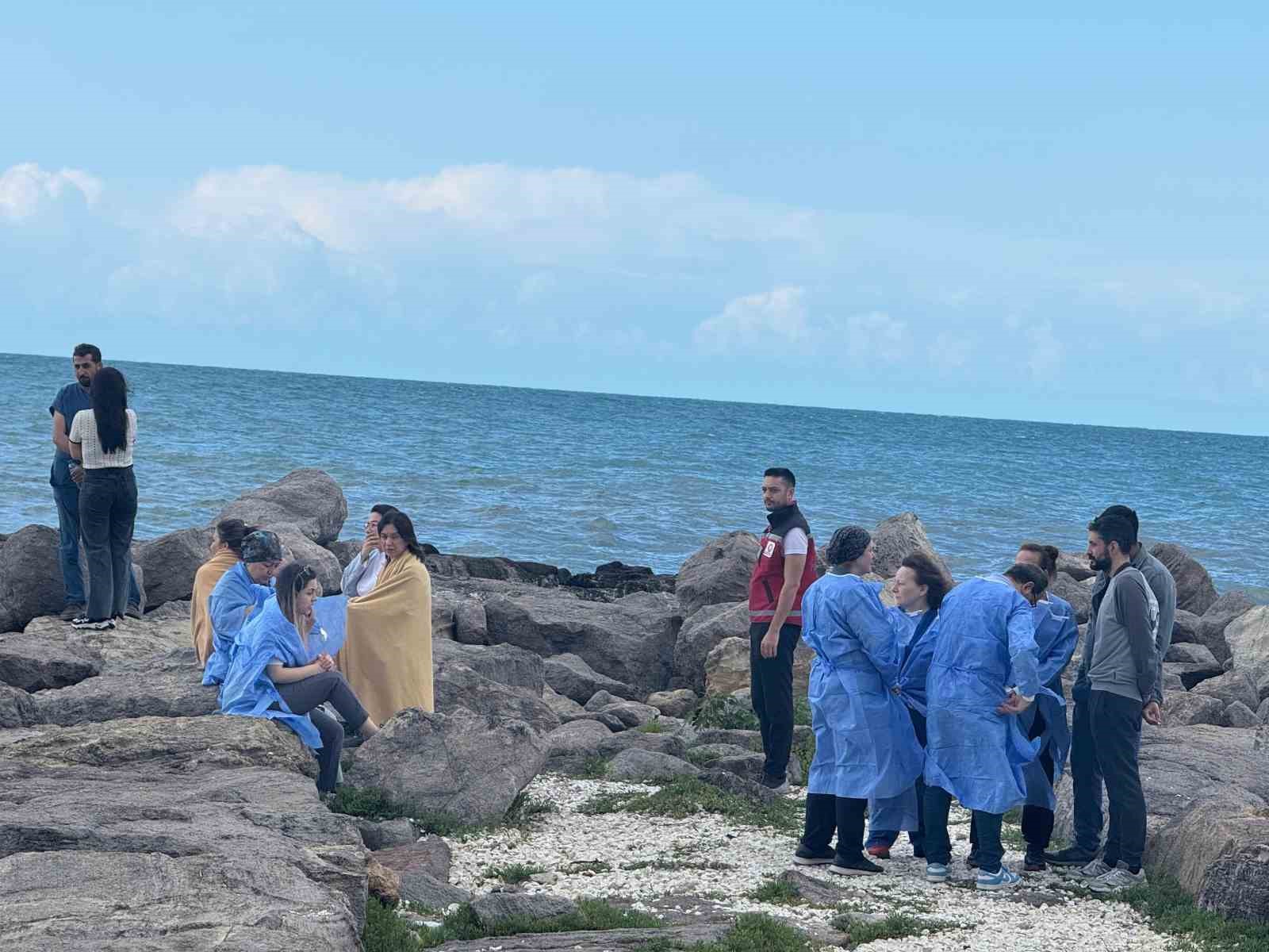 giresunda-denizde-akintiya-kapilan-cocugu-arama-calismalari-suruyor