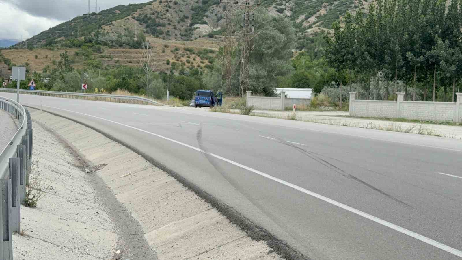 hurdaya-donen-otomobilden-sag-kurtuldu