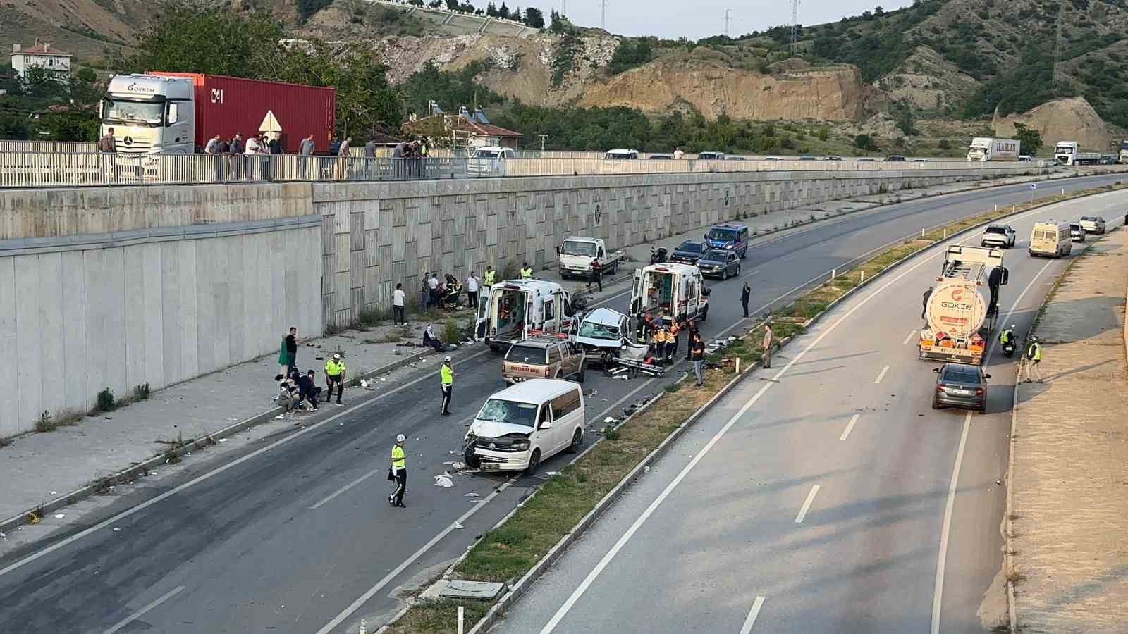 kastamonuda-zincirleme-trafik-kazasi-9-yarali