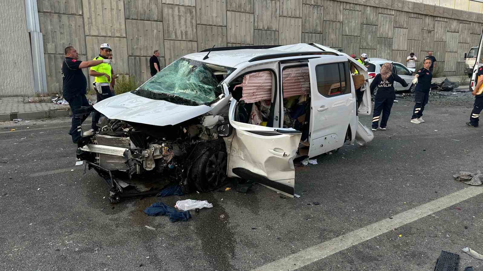 kastamonuda-zincirleme-trafik-kazasi-9-yarali