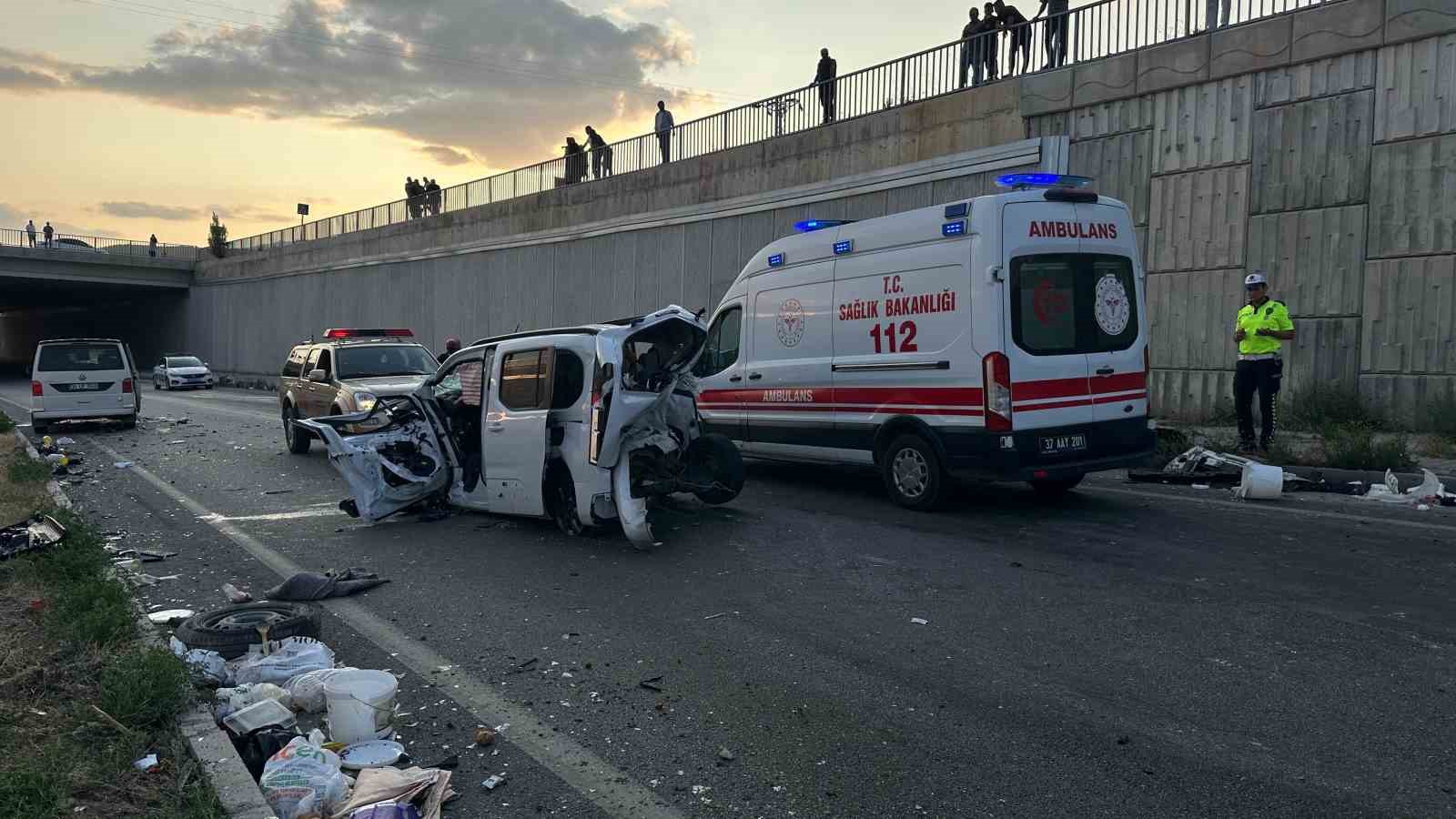 kastamonuda-zincirleme-trafik-kazasi-9-yarali