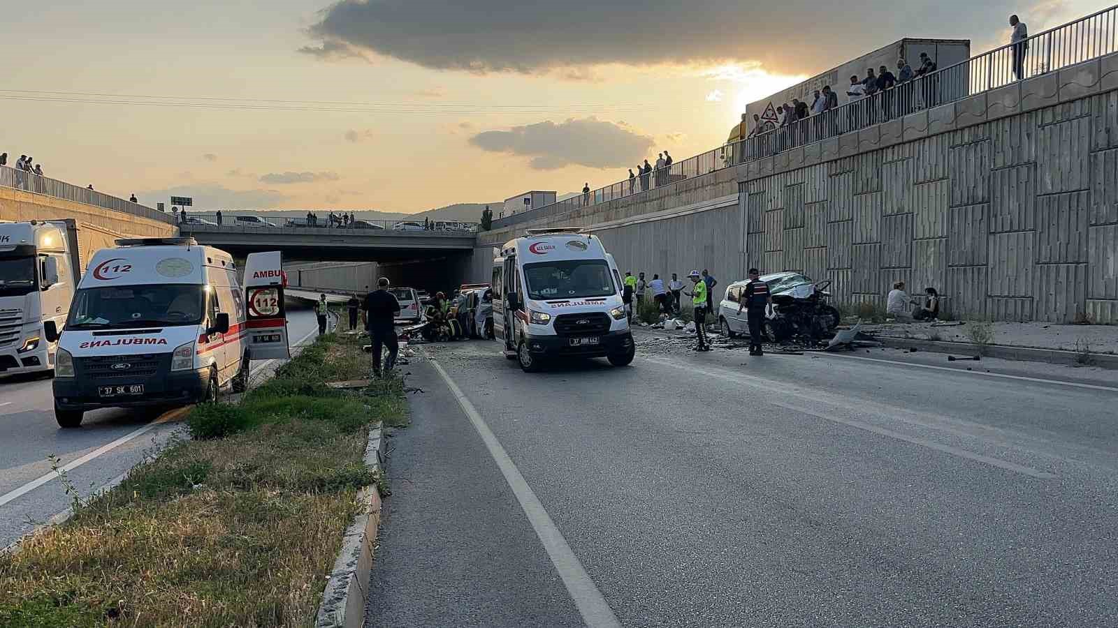 kastamonuda-zincirleme-trafik-kazasi-9-yarali