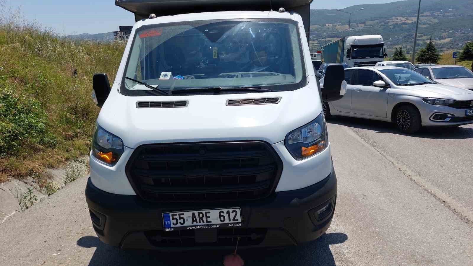 samsunda-4-aracli-zincirleme-trafik-kazasi-1-yarali