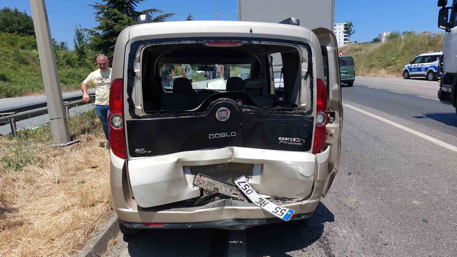 samsunda-4-aracli-zincirleme-trafik-kazasi-1-yarali