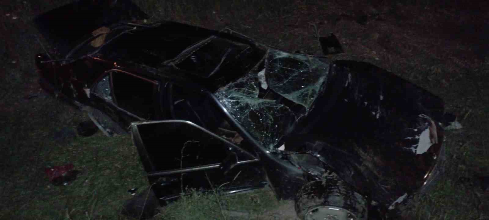 sarampole-devrilen-mercedes-kagit-gibi-ezildi
