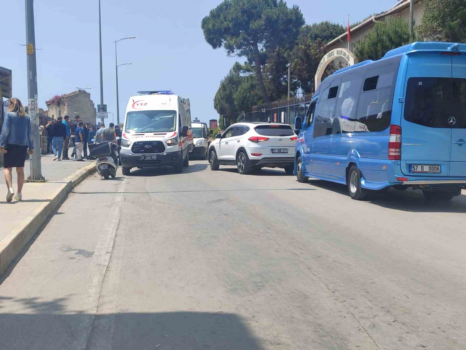 sinopta-otomobille-carpisan-motosikletteki-2-kisi-yaralandi
