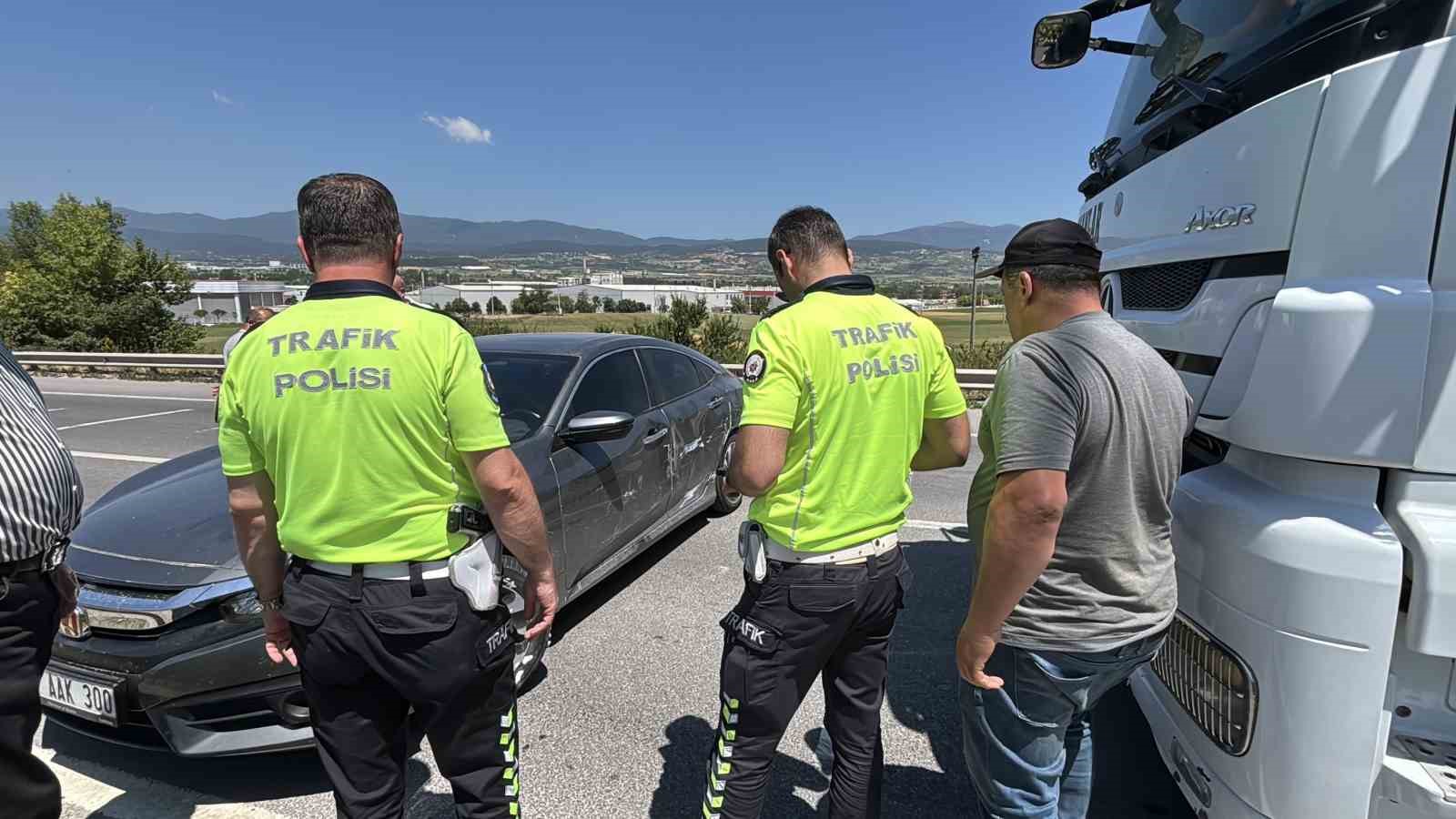 tir-otomobili-60-metre-surukledi-sans-eseri-yaralanan-olmadi