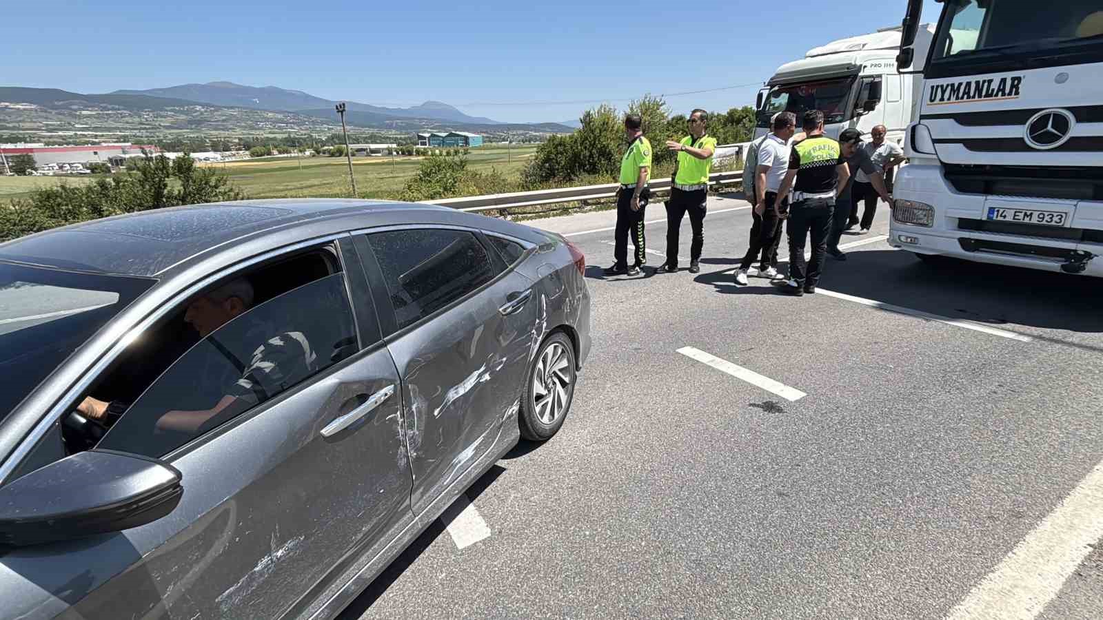 tir-otomobili-60-metre-surukledi-sans-eseri-yaralanan-olmadi