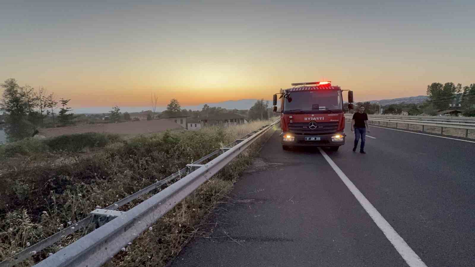 yol-kenarina-atilan-izmarit-otlari-yakti