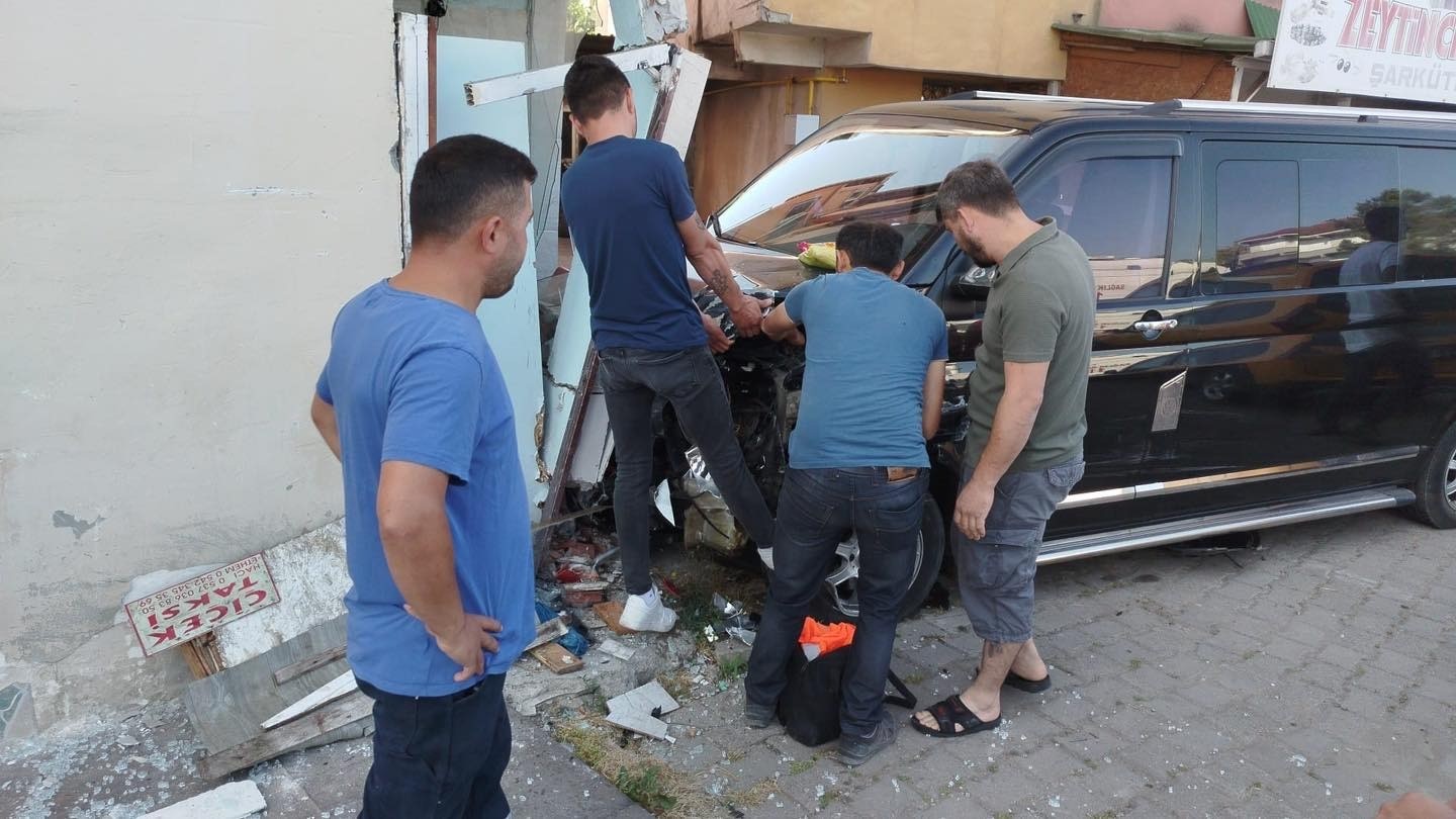 zonguldakta-trafik-kazasi-1i-cocuk-4-yarali