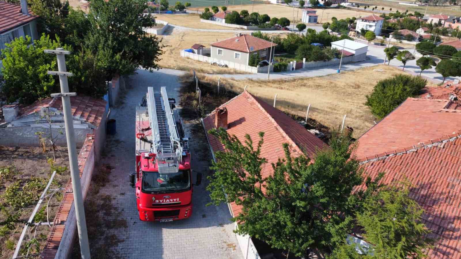alacada-itfaiyenin-erken-mudahalesi-facianin-onune-gecti