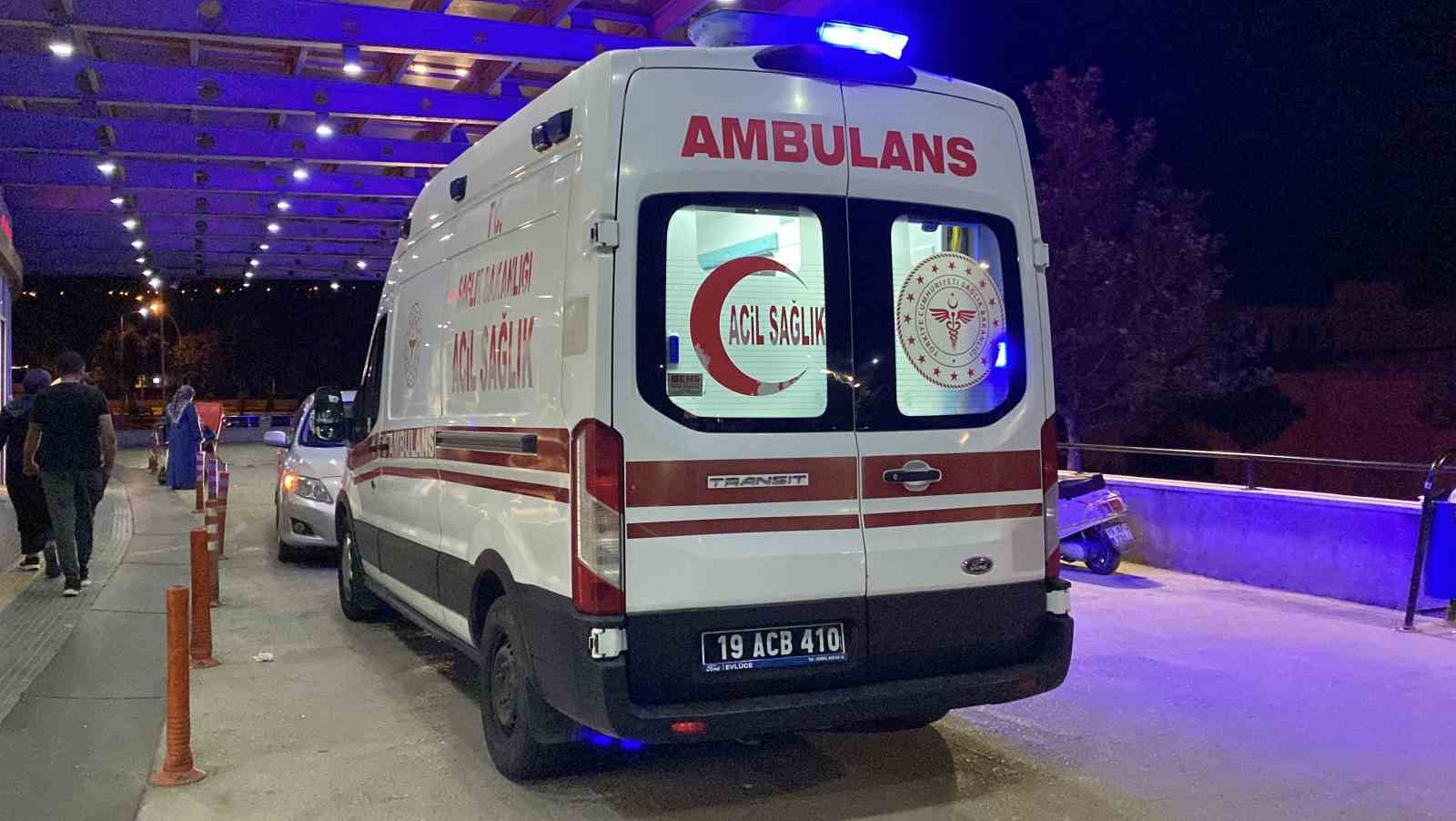 arac-icinde-tabanca-ates-aldi-bir-kisi-agir-yaralandi-o-anlar-kamerada