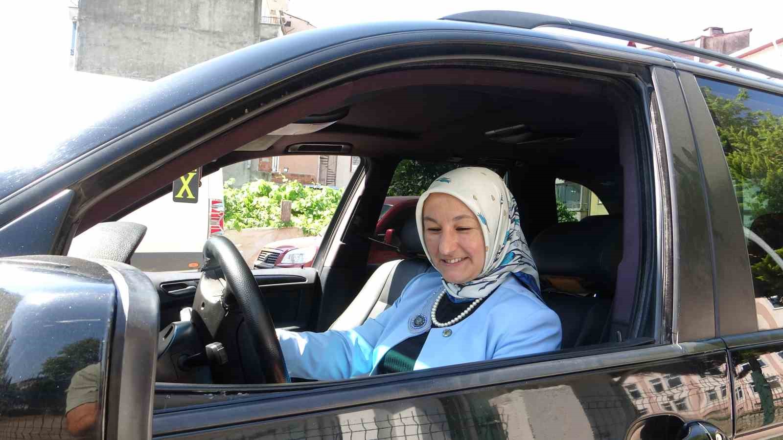 bu-arac-yolda-goreni-sasirtiyor-06-rte-06-giresunda