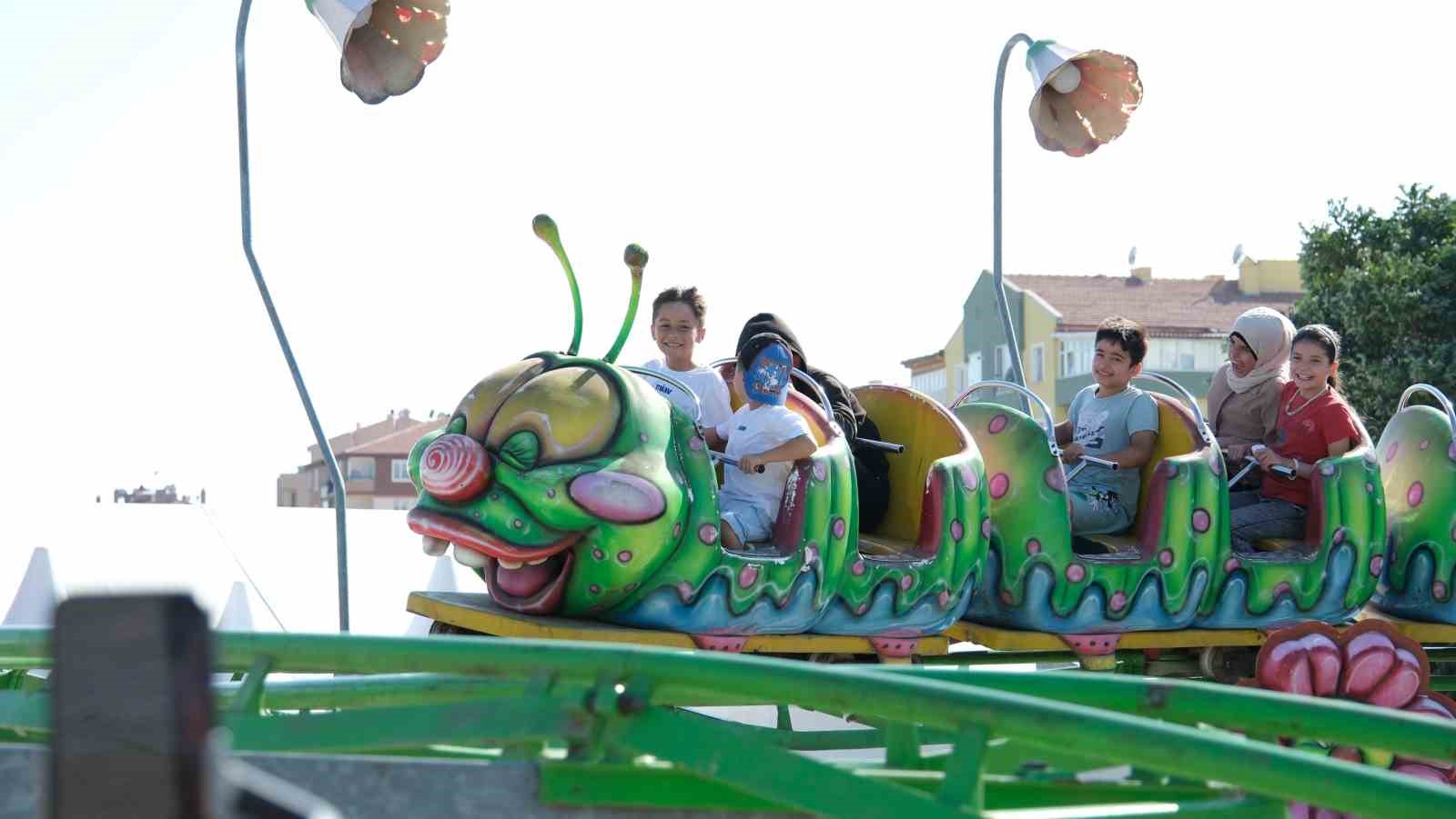 corum-belediyesinden-700-cocuga-lunapark-surprizi