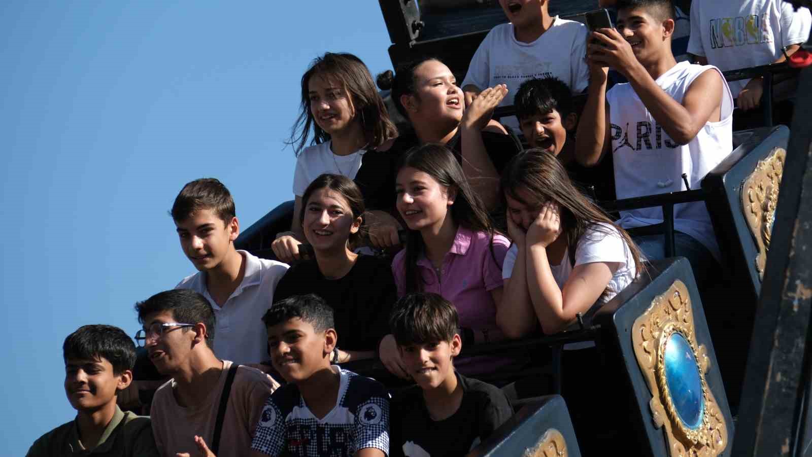 corum-belediyesinden-700-cocuga-lunapark-surprizi