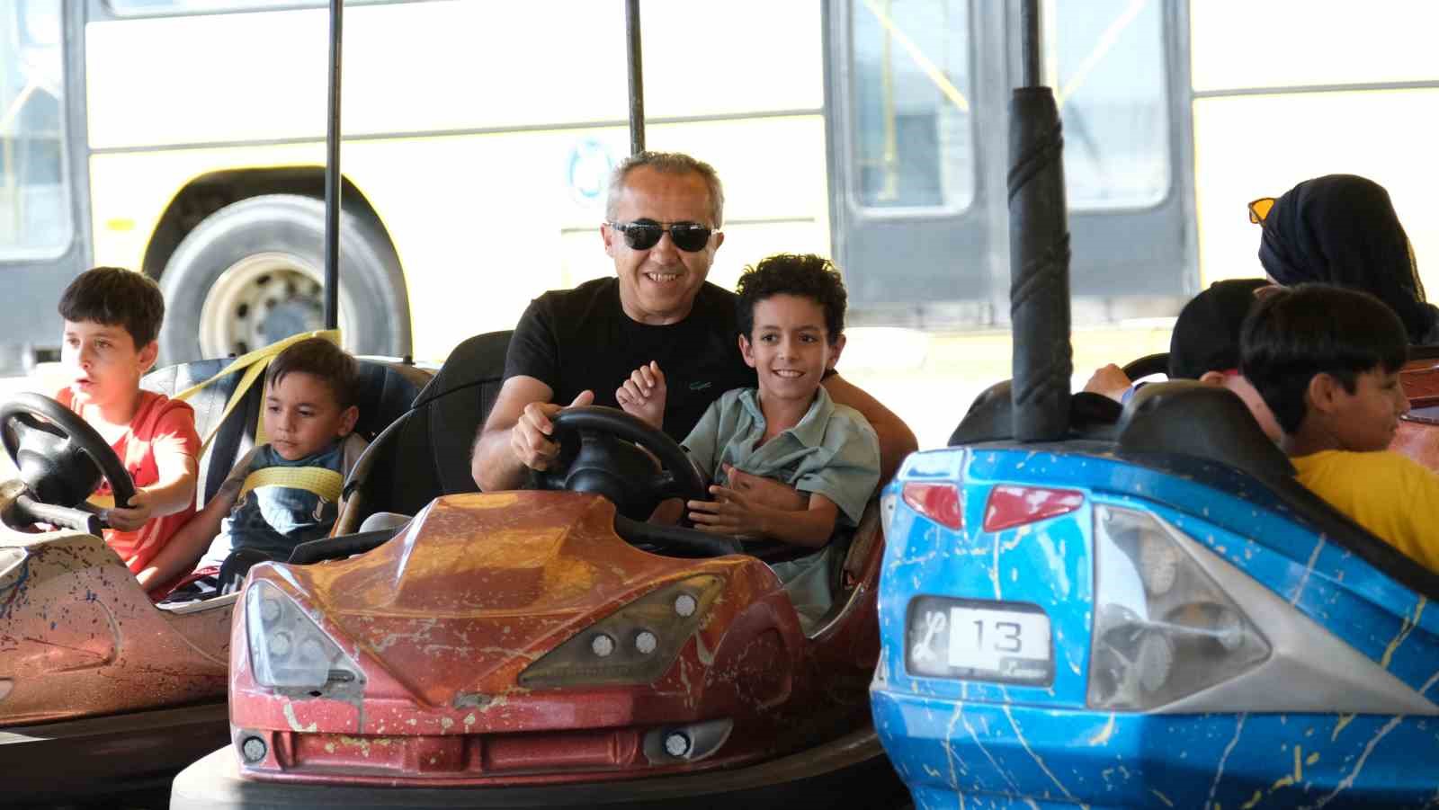 corum-belediyesinden-700-cocuga-lunapark-surprizi