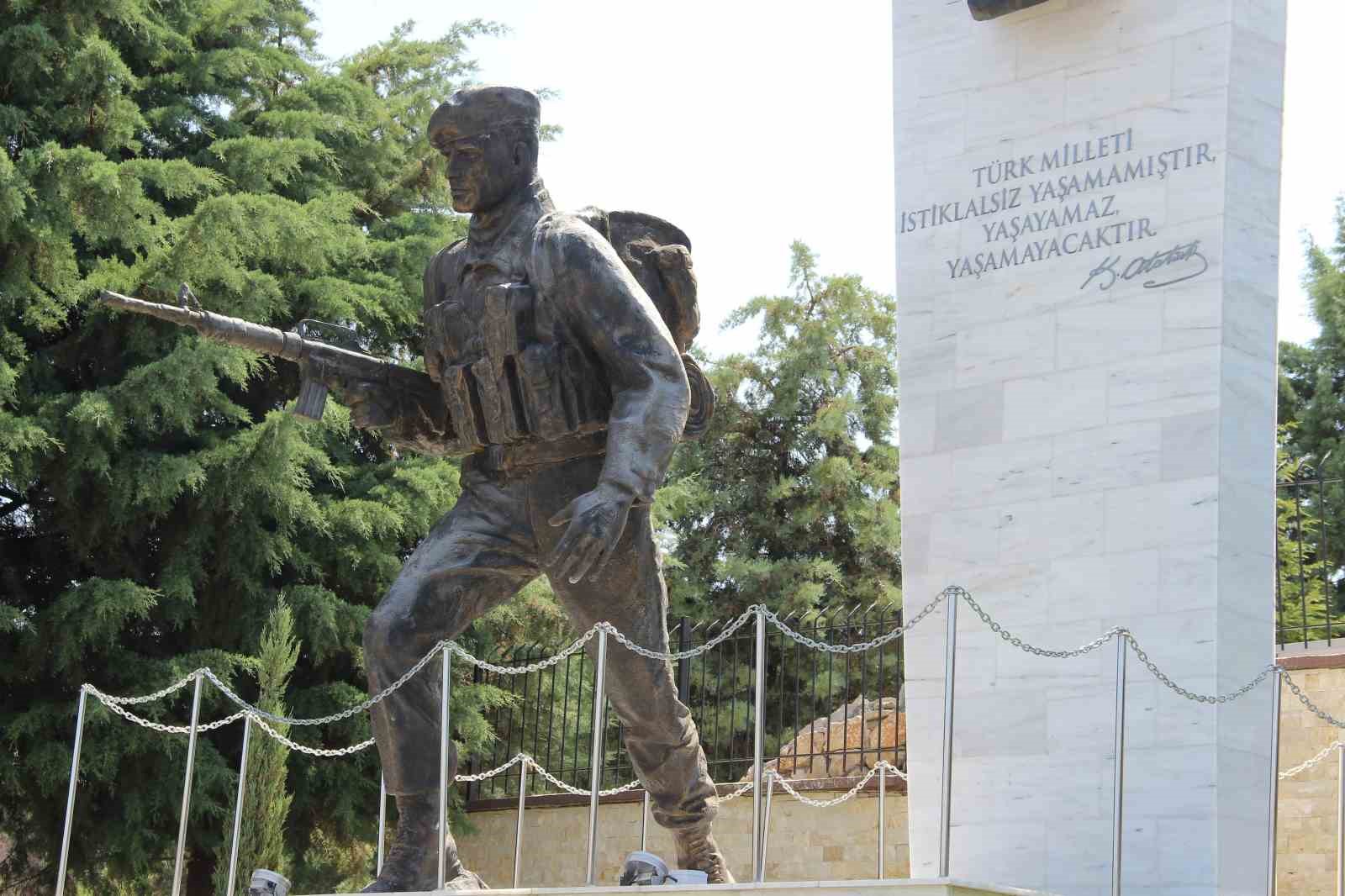corumda-15-temmuz-sehitleri-dualarla-anildi