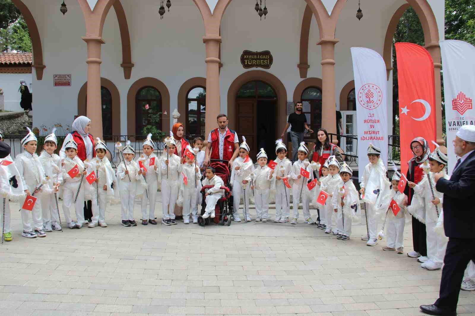 corumda-asirlardir-suren-gelenek-yasatildi-30-cocuk-icin-sunnet-soleni-duzenlendi