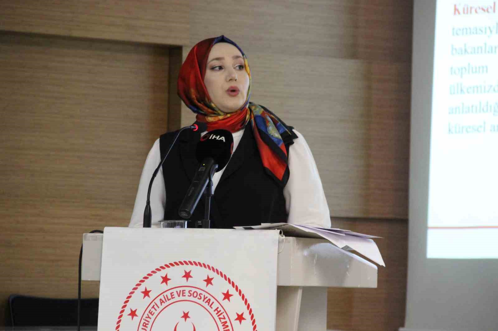 corumda-gonul-elcileri-koruyucu-ailelik-icin-bir-araya-geldi
