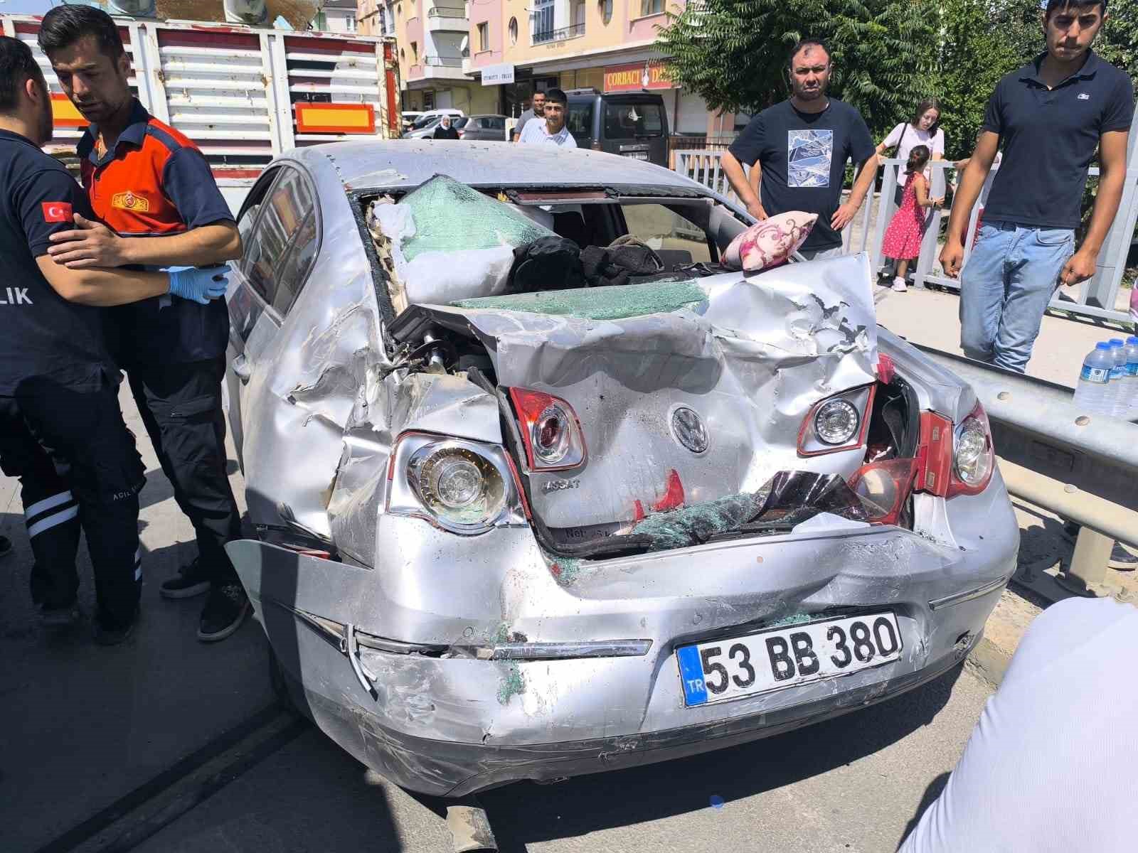 corumda-uc-aracin-karistigi-zincirleme-kazada-1i-cocuk-8-kisi-yaralandi