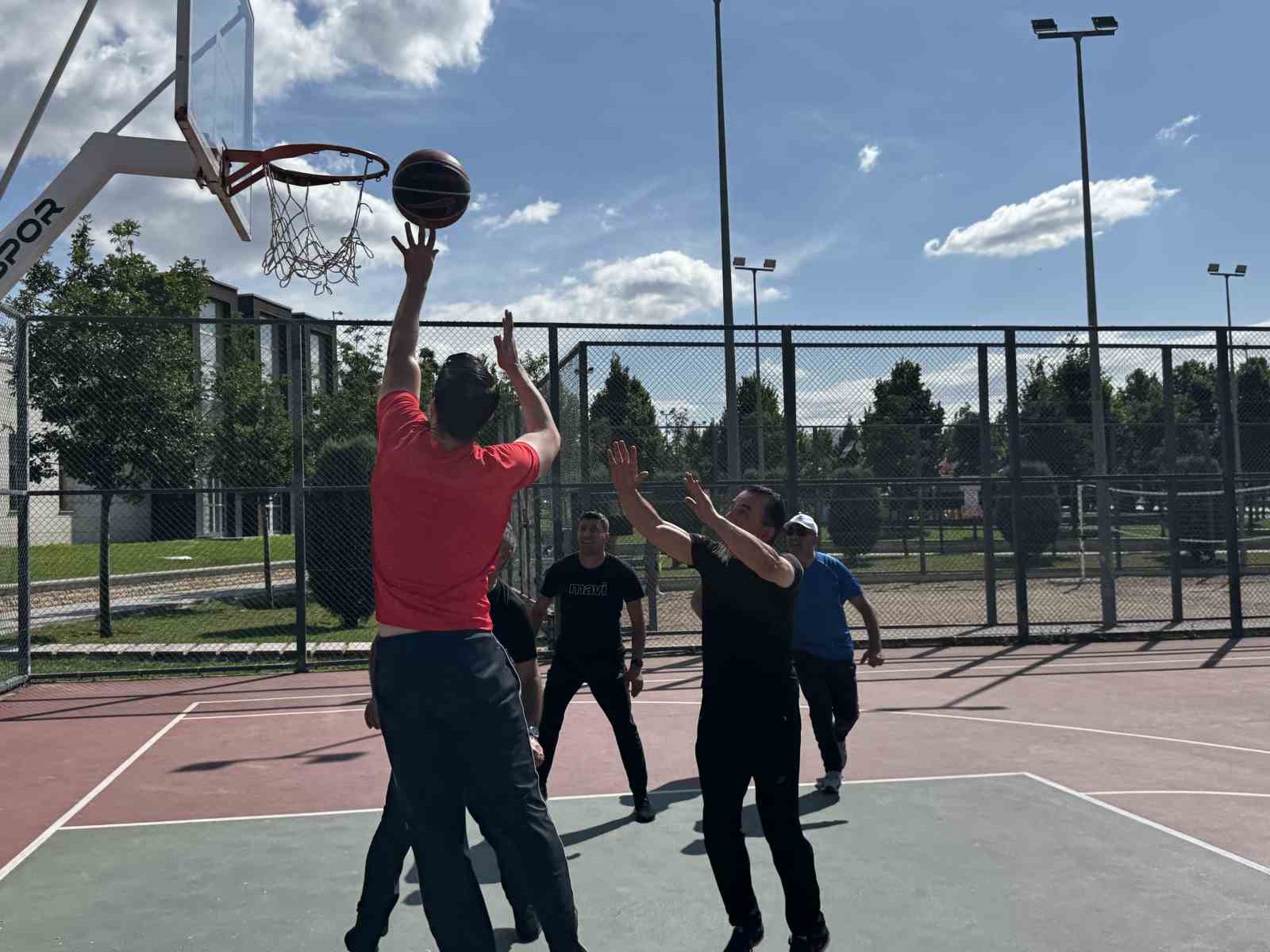 corumda-zabita-ekipleri-sporla-zinde-kaliyor