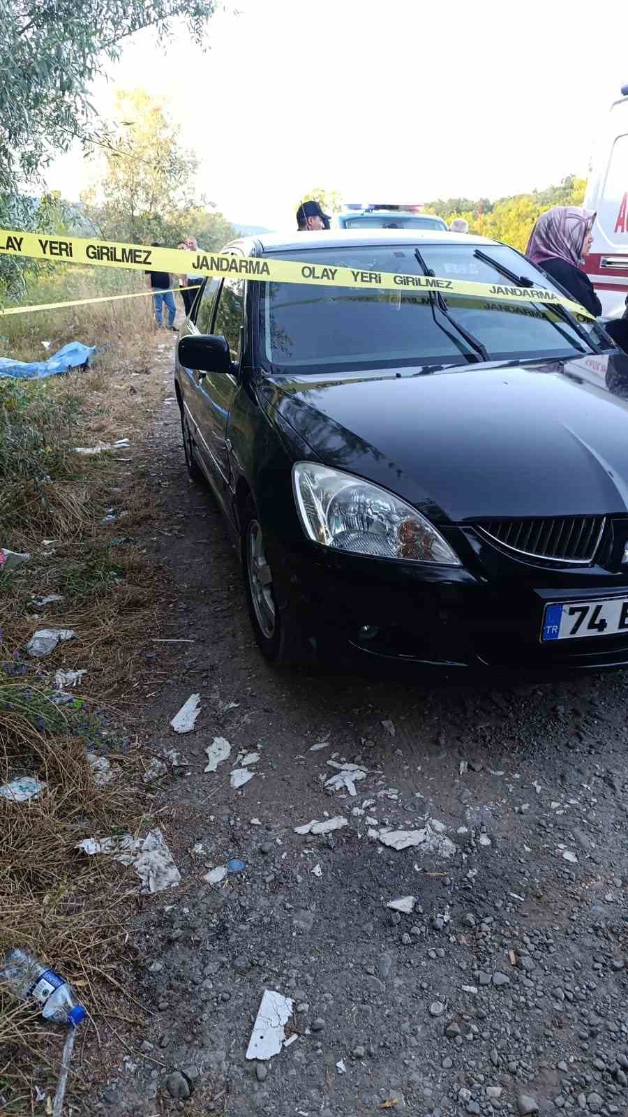 direksiyon-basinda-kalp-krizi-geciren-yasli-adam-hayatini-kaybetti