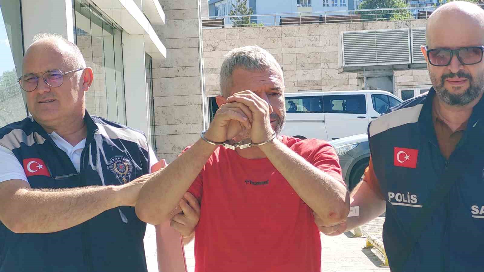 esini-ve-kizini-hastanelik-etti-polise-bicak-cekip-direndi