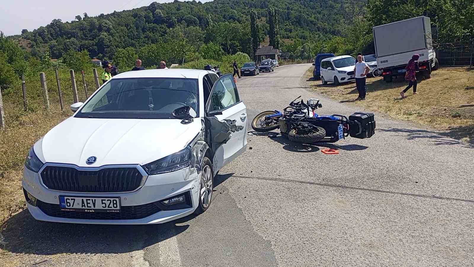 jandarma-motorize-timi-ile-otomobil-carpisti