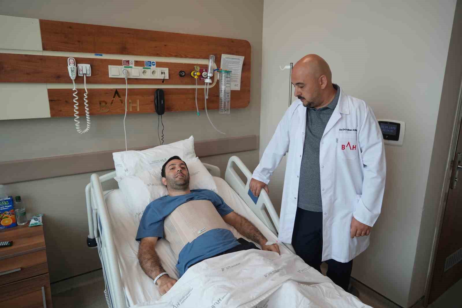 karin-agrisi-sikayetiyle-gittigi-hastanede-karnindan-30-santimlik-dev-kitle-cikarildi