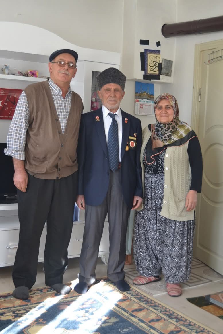 kore-gazisi-huseyin-yildirim-son-yolculuguna-ugurlandi